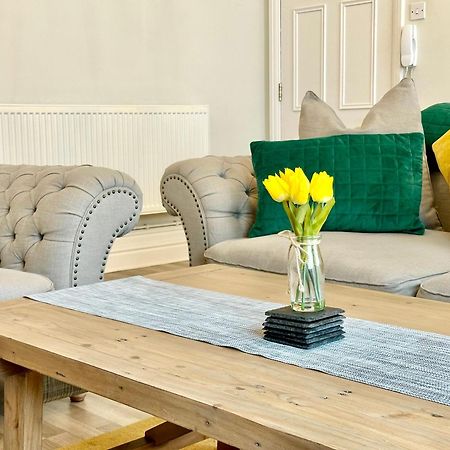 Gillygate Nest With Free Allocated Parking York Buitenkant foto