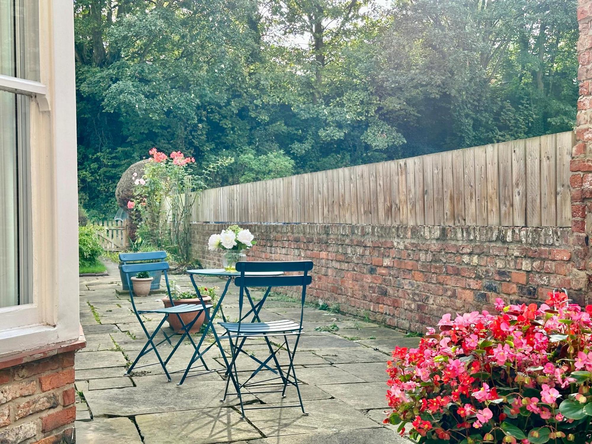 Gillygate Nest With Free Allocated Parking York Buitenkant foto