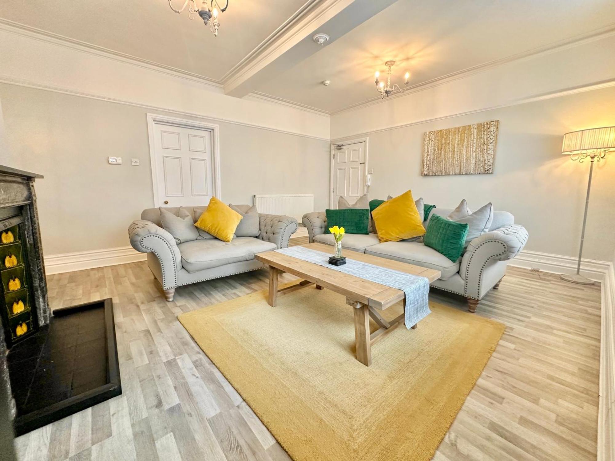 Gillygate Nest With Free Allocated Parking York Buitenkant foto