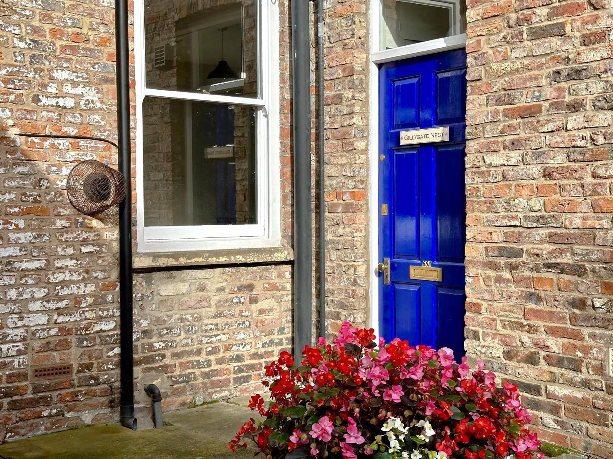 Gillygate Nest With Free Allocated Parking York Buitenkant foto